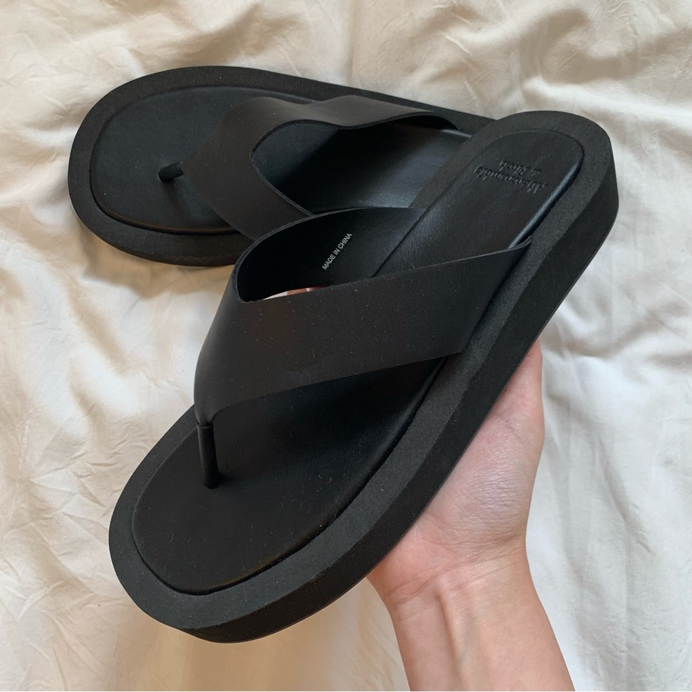NEW Abercrombie & Fitch Platform Sandals/Flip Flops